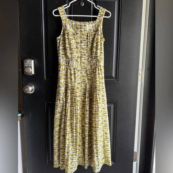 WHITE HOUSE BLACK MARKET Yellow Pleated Sleeveless Utility Dress Size 4 - Picture 2 of 13